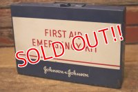 dp-231201-04 Johnson & Johnson / 1960's-1970's FIRST AID EMERGENCY KIT BOX