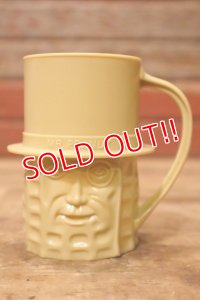ct-231211-06 PLANTERS / MR.PEANUT 1950's Plastic Mug (Light Brown)