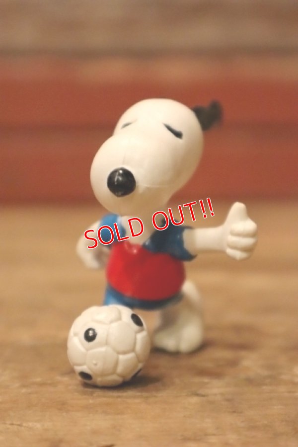 画像2: ct-231101-45 Snoopy / Schleich PVC Figure "Soccer"
