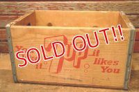 dp-240214-13 7up / 1970's Wood Box