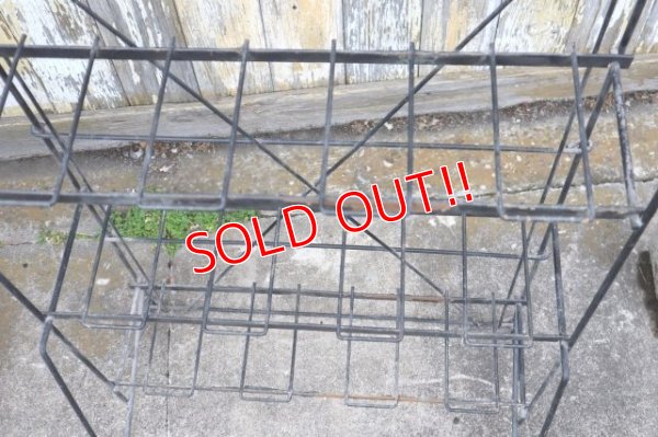 画像4: dp-240101-18 INTERSATTE BATTERIES / 〜1980's Metal Wire Rack