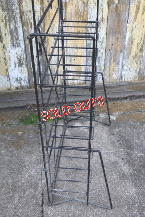 画像8: dp-240101-18 INTERSATTE BATTERIES / 〜1980's Metal Wire Rack