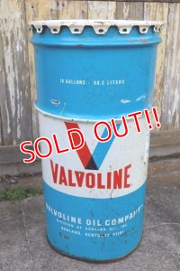 dp-240101-26 VALVOLINE / 1960's-1970's 120 LBS. 16 U.S. GALLONS OIL CAN