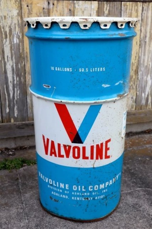 画像1: dp-240101-26 VALVOLINE / 1960's-1970's 120 LBS. 16 U.S. GALLONS OIL CAN
