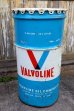 画像1: dp-240101-26 VALVOLINE / 1960's-1970's 120 LBS. 16 U.S. GALLONS OIL CAN (1)