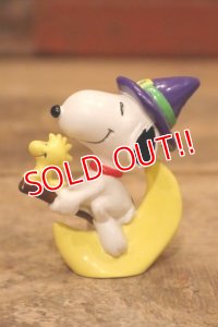 ct-240214-190 Snoopy / Whitman's 1996 PVC Figure "Wizard"