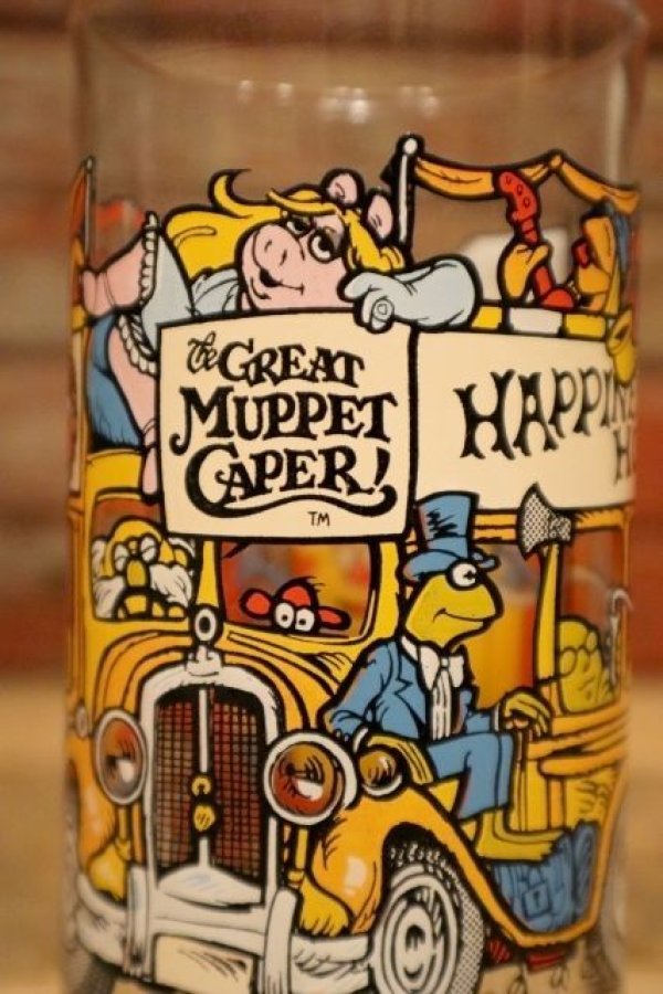 画像2: gs-240207-05 Muppets / McDonald's 1981 "The Great Muppet Caper!" Glass