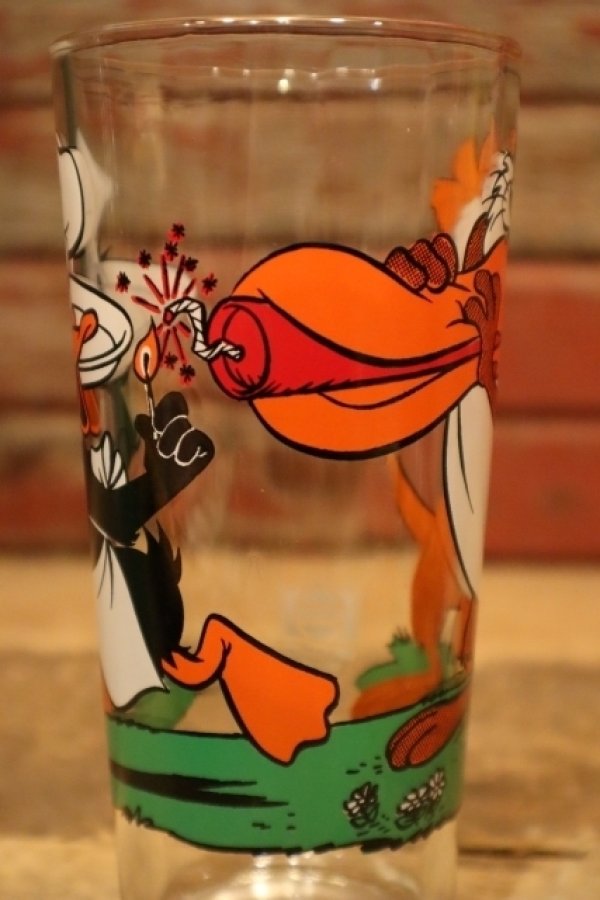 画像4: gs-240301-06 Daffy Duck & Tasmanian Devil / PEPSI 1976 Collector Series Glass