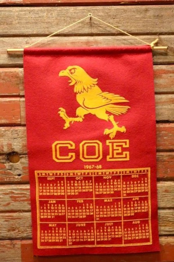 画像1: nt-240505-02 COE COLLEGE / Collegiate 1967-1968 Felt Banner Calendar