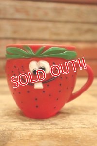 ct-230503-14 Pillsbury / 1970's Funny Face Plastic Mug "Freckle Face Strawberry