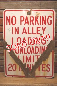 dp-240508-103 NO PARKING IN ALLEY / Enamel Road Sign