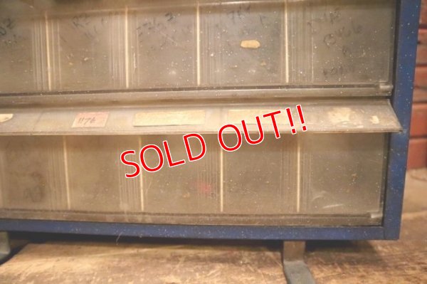 画像6: dp-240101-21 【SALE】EVEREADY Auto Lamp Bulbs Metal Cabinet