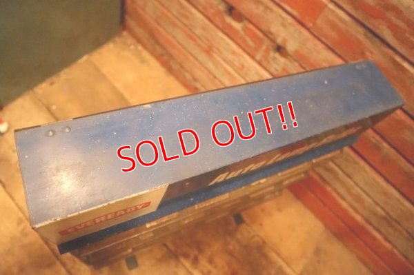 画像13: dp-240101-21 【SALE】EVEREADY Auto Lamp Bulbs Metal Cabinet