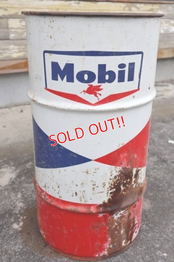 画像4: dp-240508-33 Mobil / 1960's 120 POUNDS 16 GALLONS Oil Can