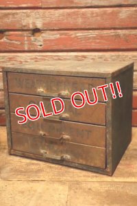 dp-240611-20 WEATHERHEAD / 1950's Metal Cabinet