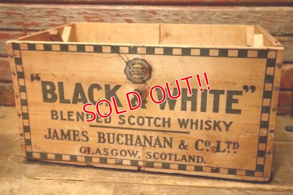 画像1: dp-240604-04 BLACK & WHITE SCOTCH WHISKY / Vintage Wood Box
