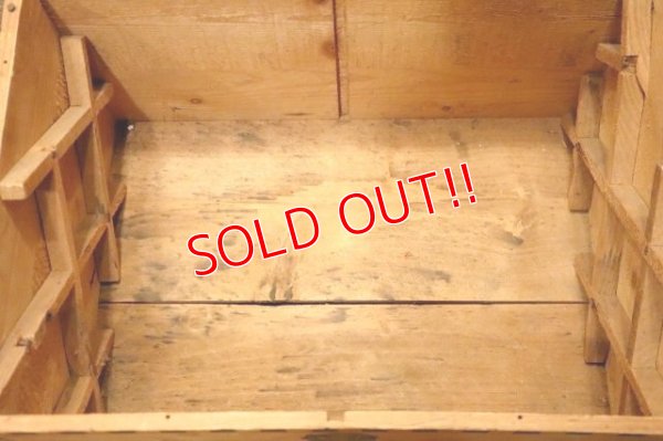 画像8: dp-240604-04 BLACK & WHITE SCOTCH WHISKY / Vintage Wood Box