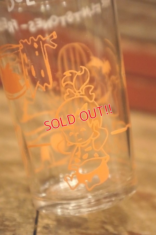 画像4: gs-240605-09 The Flintstones / Welch's 1960's Glass "FRED BUILDS A DOLL CAVE"