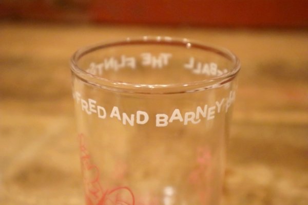 画像7: gs-240605-11 The Flintstones / Welch's 1960's Glass "FRED AND BARNEY PLAY BASEBALL"