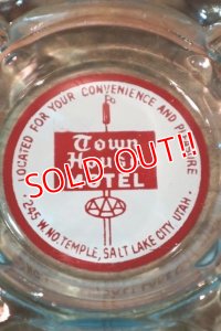 dp-240718-03 TOWN HOUSE MOTEL AAA / Vintage Ashtray