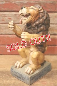 ct-240718-06 LOWEWNBRAU / 1970's Lion Bar Display