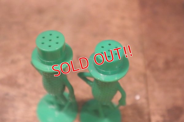画像5: ct-240814-23 PLANTERS / MR.PEANUT 1950's Salt & Pepper Shaker (Green)