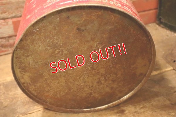 画像9: dp-240911-48 Castrol / 1970's〜 6.5 U.S. GALLONS OIL CAN