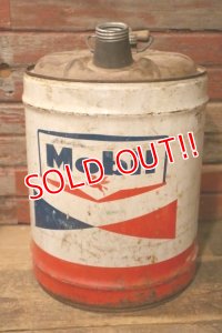 dp-240911-51 Mobil / 1960's 5 U.S. GALLONS CAN