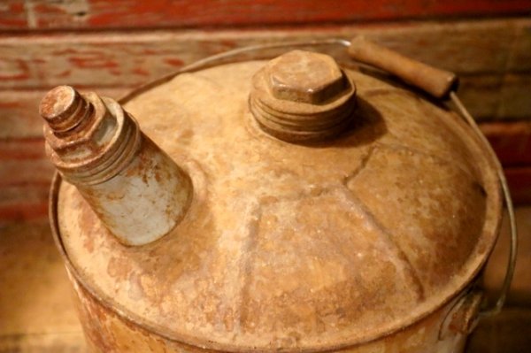 画像9: dp-240911-50 Mobiloil / ARCTIC 1940's 5 U.S. GALLONS CAN