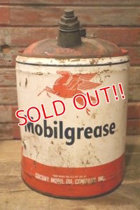 dp-240911-38 Mobilgrease / 1940's-1950's 5 U.S. GALLONS CAN