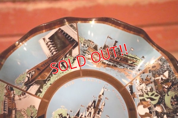 画像3: ct-240814-29 Walt Disney World / The Magic Kingdom 1970's Souvenir Glass Tray