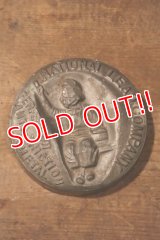 dp-240911-87 NATIONAL LEAD COMPANY 1930's Dutch Boy Paint Metal Paperweight
