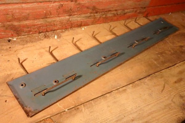 画像10: dp-241225-10 Raybestos 1950's FAN-BELTS RADIATOR HOSE Metal Hook Rack