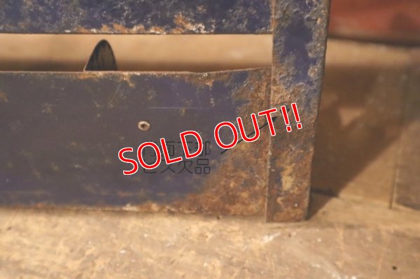 画像13: dp-241225-11 Stant 1950's RADIATOR CAPS GASOLINE CAPS Metal Rack