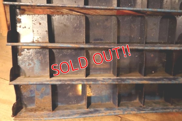 画像6: dp-241225-11 Stant 1950's RADIATOR CAPS GASOLINE CAPS Metal Rack