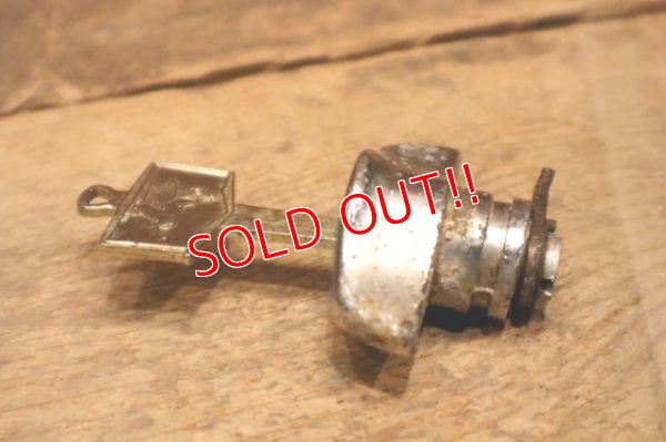 画像5: dp-221201-53 Mobil / 1940's-1950's Lock & Key