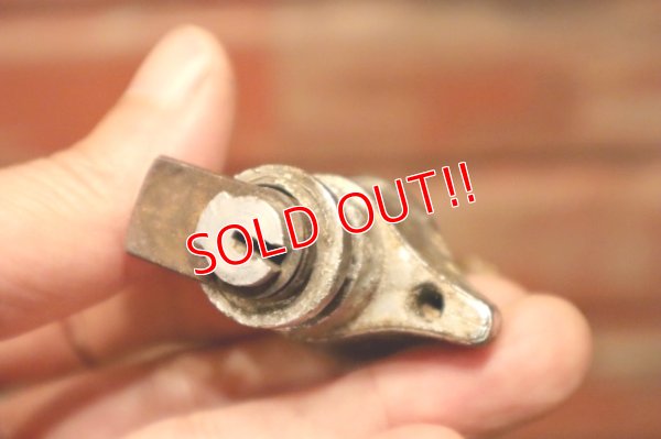 画像4: dp-221201-53 Mobil / 1940's-1950's Lock & Key