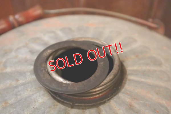 画像9: dp-240908-06 1950's-1960's GASOLINE CAN