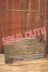 dp-250205-110 PEPSI:COLA 1940's Metal Bottle Carrier