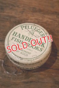 ct-250205-78 PFLUEGER HANDE-PAL FISH HOOKS 1950's TIN CASE