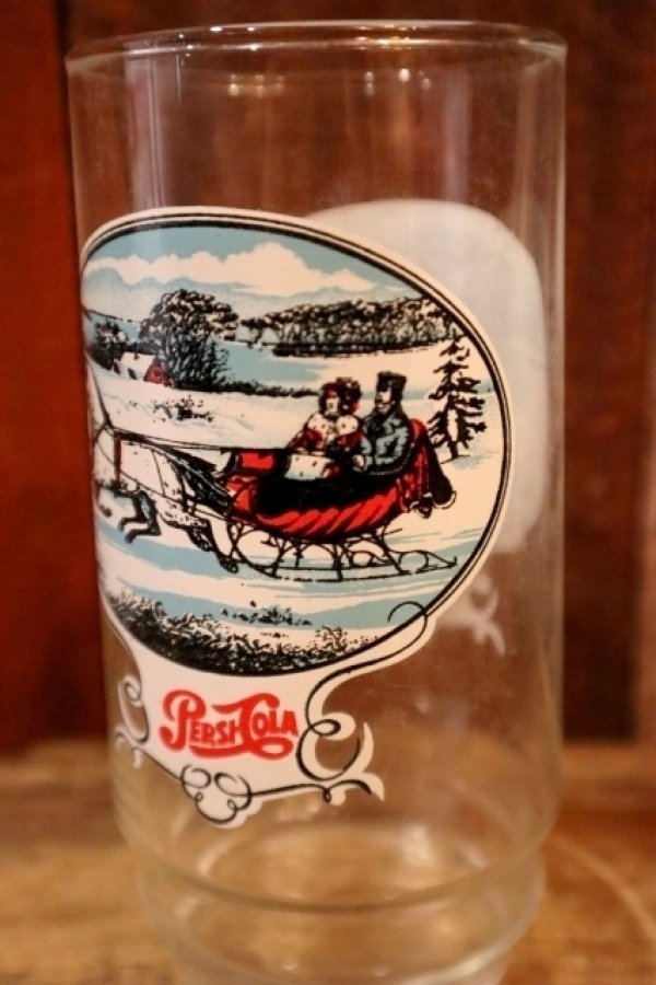 画像2: gs-250205-49 PEPSI 1980's-1990's HOLIDAY GLASS "Sled & Ice Skating"
