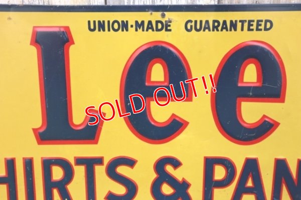画像2: dp-250319-25 Lee 1940's-1950's SHIRT AND PANTS Advertising Metal Sign