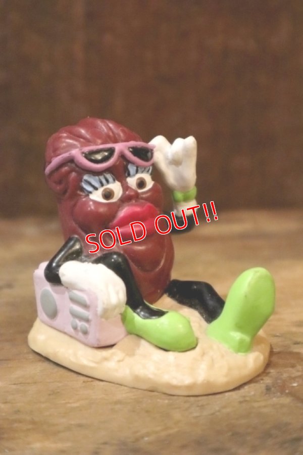 画像1: ct-250404-14 The California Raisins / 1988 PVC Figure "Girl with Sunglasses"