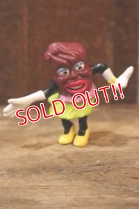 ct-250404-14 The California Raisins / 1989 PVC Figure "Girl With Grass Skirt"