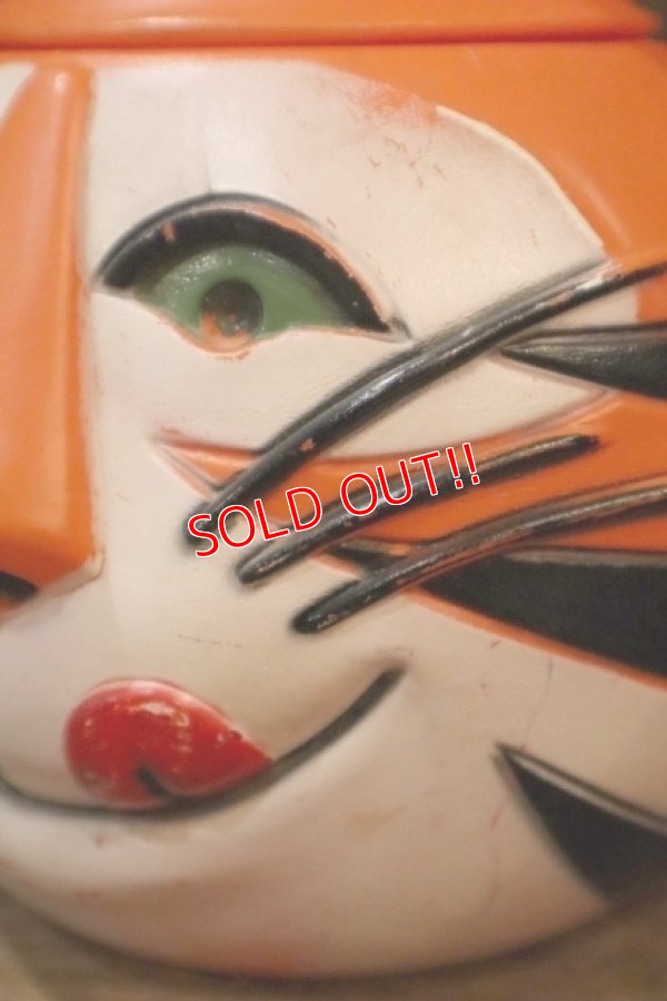 画像3: ct-250319-48 Kellogg's / Tony the Tiger 1960's Plastic Cookie jar