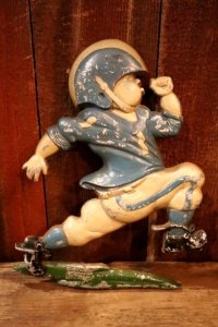 ct-250404-39 HOMCO 1976 Football Player Wall Deco (A)