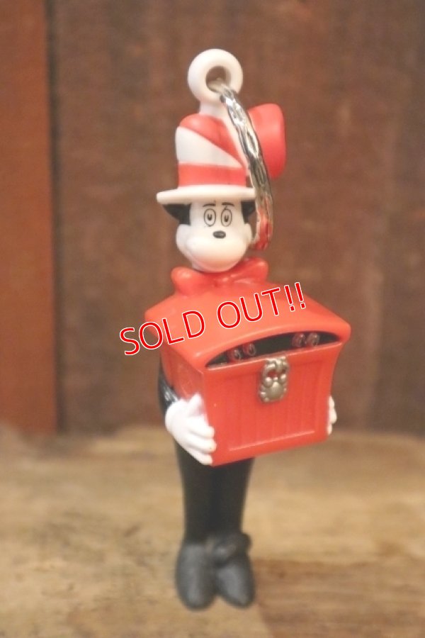 画像1: ct-250205-01 The Cat in the Hat / BURGER KING 2003 KID'S CLUB TOY Key Chain