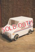 dp-250319-27 U.S. MAIL TRUCK 1990's STAMP DISPENSER