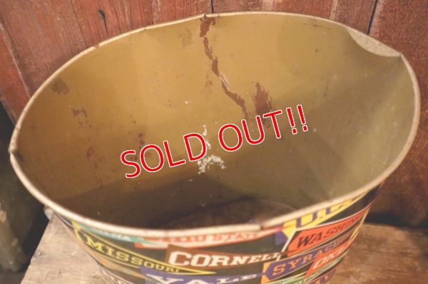 画像9: dp-250404-02 Decoware 1950's-1960's COLLEGE PENNANTS TIN BOX