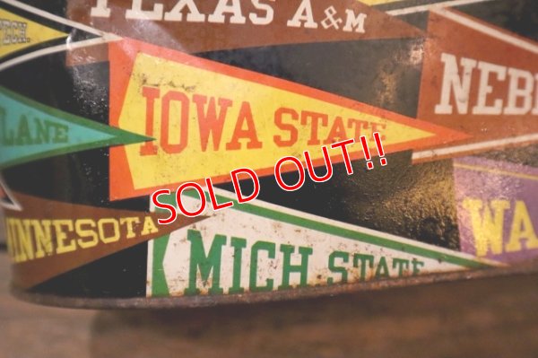 画像5: dp-250404-02 Decoware 1950's-1960's COLLEGE PENNANTS TIN BOX